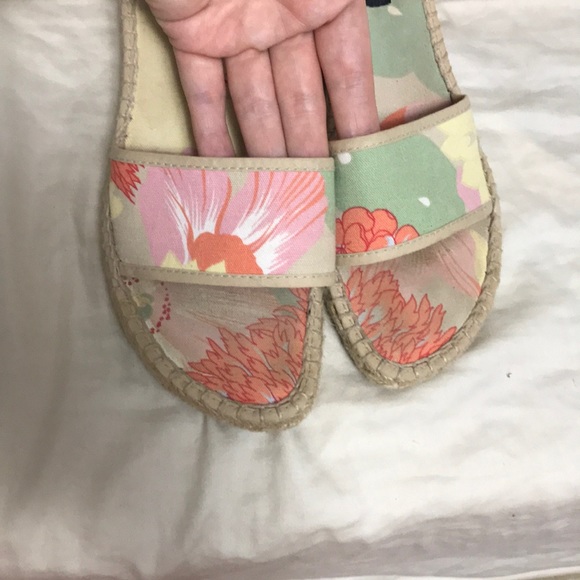 Burberry floral sandals - Picture 5 of 5